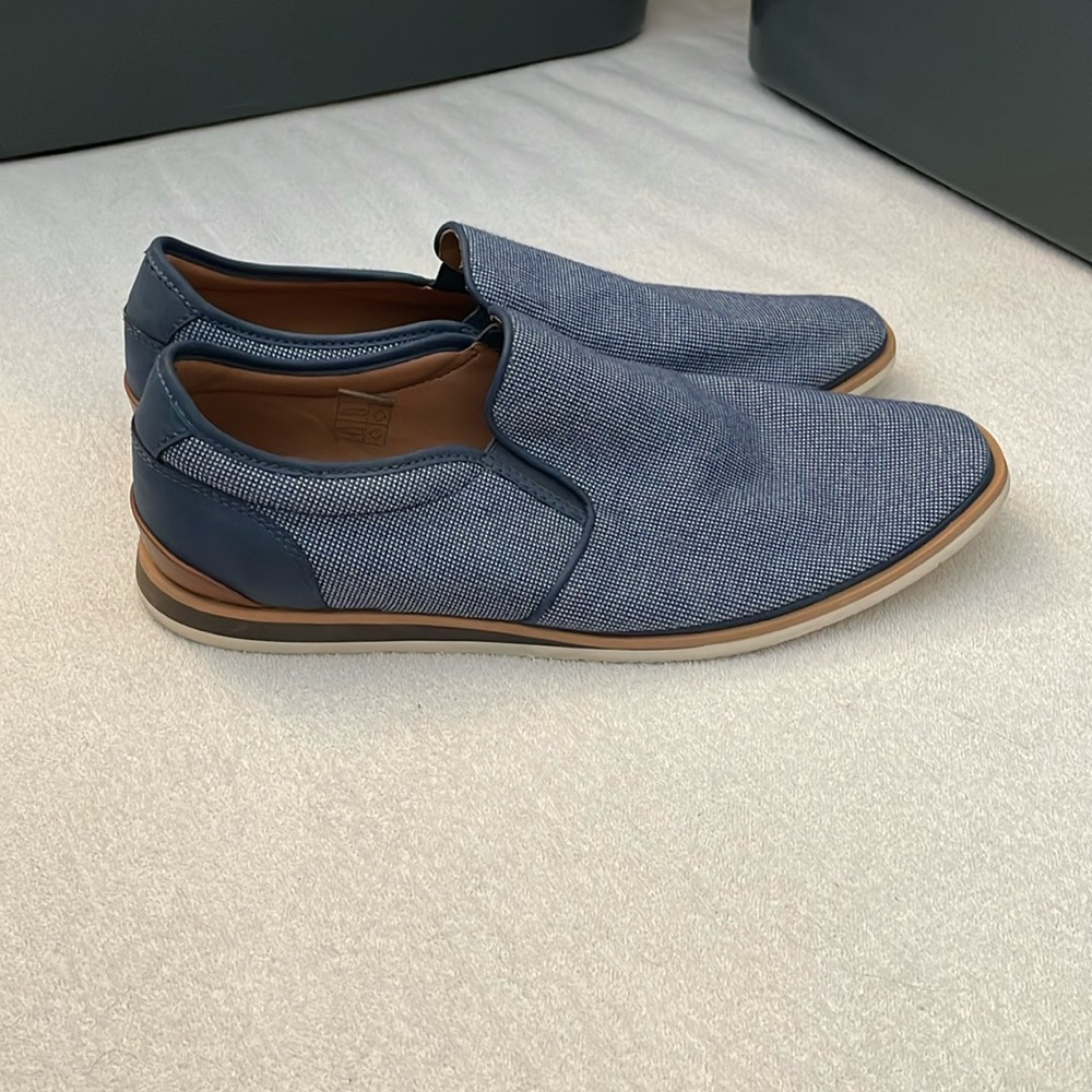 Blue Robert Wayne Slip-On Shoes Men’s Size 10.5